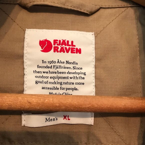 Fjall Raven Lightweight Outdoor Jacket - Picture 7 of 7